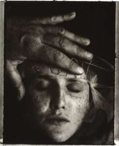 Fot. Sarah Moon, The Red Thread - 2004 2